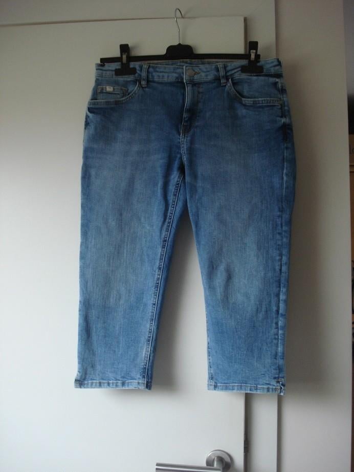 Edc By Esprit jeanskniebroek, dames/meisjes. mt 31, Blauw, Ophalen of Verzenden, Zo goed als nieuw, W30 - W32 (confectie 38/40)