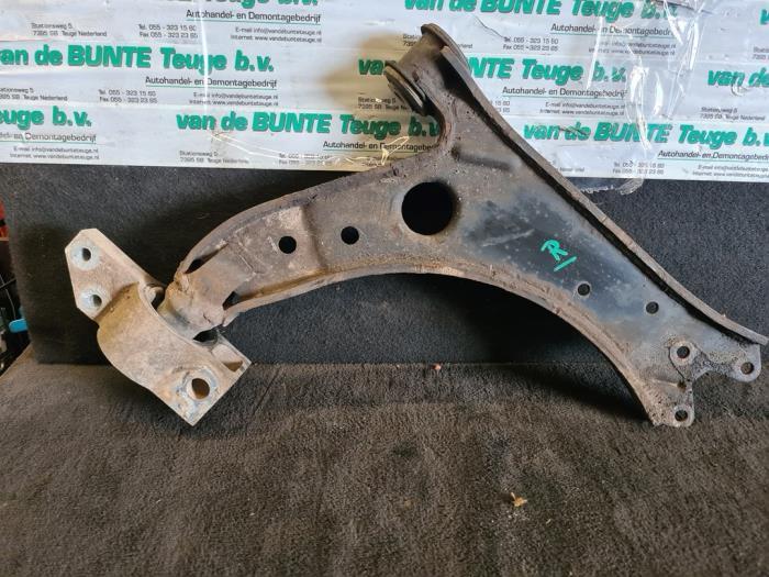 Bras de suspension avant droit d'un Volkswagen Caddy, Autos : Pièces & Accessoires, Enlèvement ou Envoi, 3 mois de garantie, Utilisé