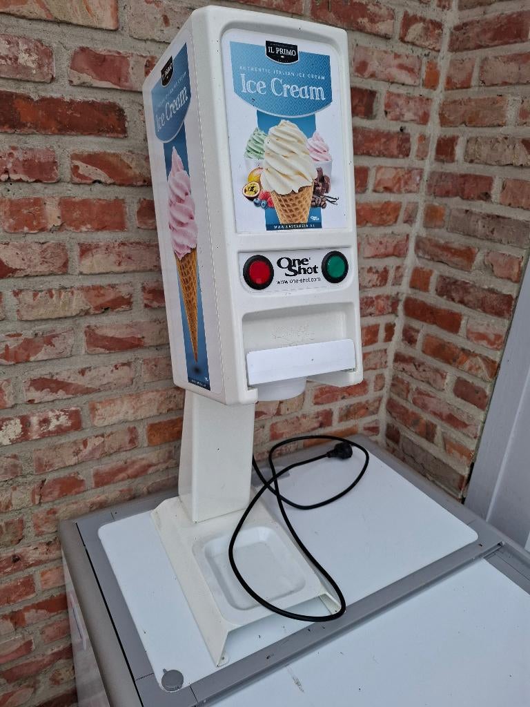 Ijscreme machine, Elektronische apparatuur, Ophalen, Zo goed als nieuw, Zelfvriezend
