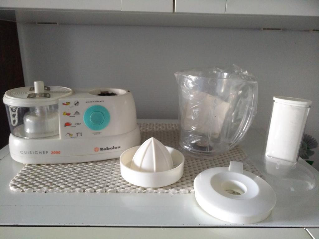 NEUF Robot ménager à piles : râpe, presse, coupe et mélange, Electroménager, Enlèvement ou Envoi, Neuf