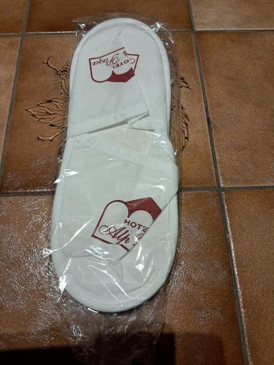 Pantoufles de spa fines, Neuf, Enlèvement ou Envoi, Blanc, Sandales de bain