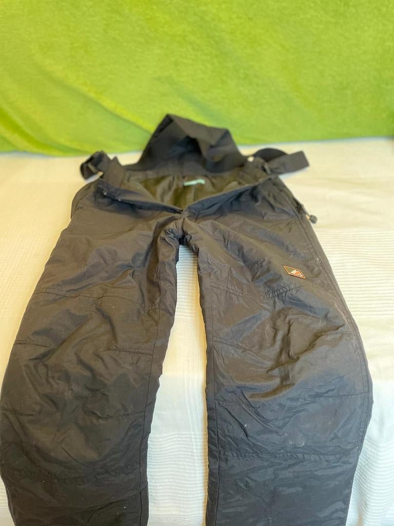 10 jaar oude zwarte skibroek met bretels van het merk Snowte, Ophalen, Broek