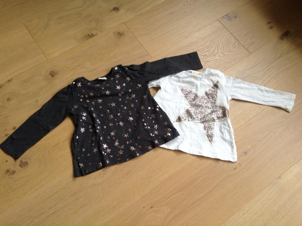 T-shirts Zara met glitter sterren - maat 104 - 4 jaar,, Ophalen of Verzenden, Gebruikt
