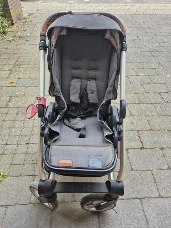 mutsy nio + maxy cosy, Enlèvement ou Envoi, Utilisé