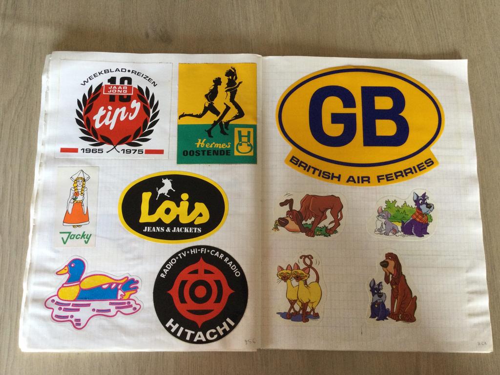 Boek vol vintage stickers - zelfklevers vanaf de jaren 1970, Verzamelen, Ophalen of Verzenden