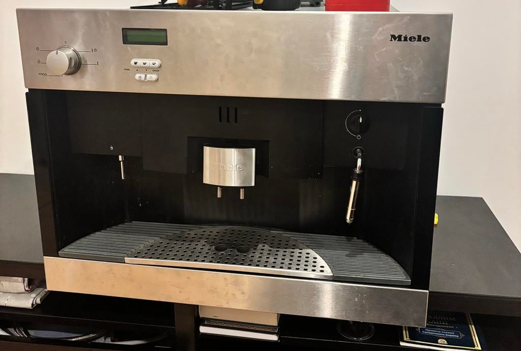 Miele CVA 620-2 encastrable – À réparer, Electroménager, Réservoir d'eau amovible, Café en grains, Ne fonctionne pas, 10 tasses ou plus