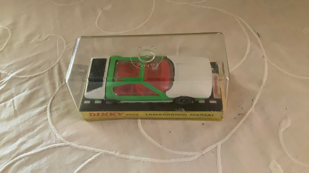 Dinky toys Lamborghini Marzal, Ophalen of Verzenden, Zo goed als nieuw, Motor