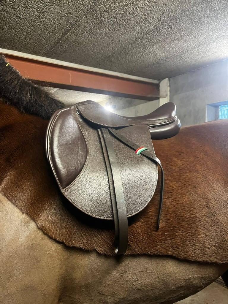selle de saut Acavallo Sella Salto Supreme, Animaux & Accessoires, Chevaux & Poneys | Selles, Comme neuf, Obstacle, Enlèvement