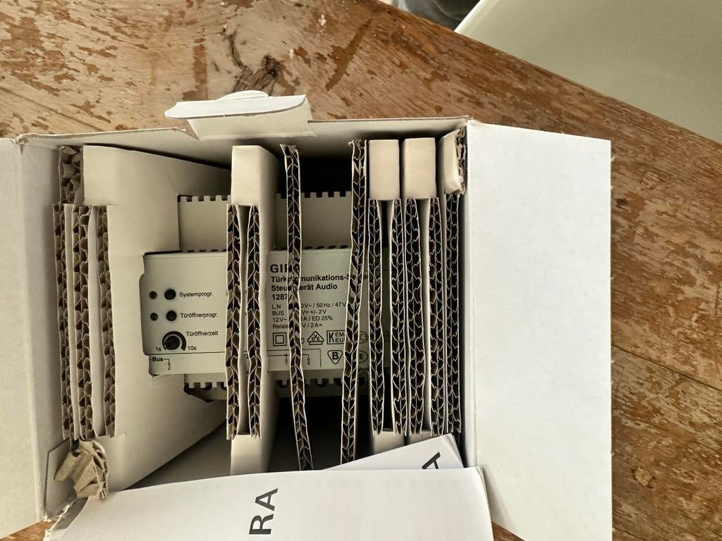 Gira videofoon en audio onderdelen, Ophalen of Verzenden, Zo goed als nieuw