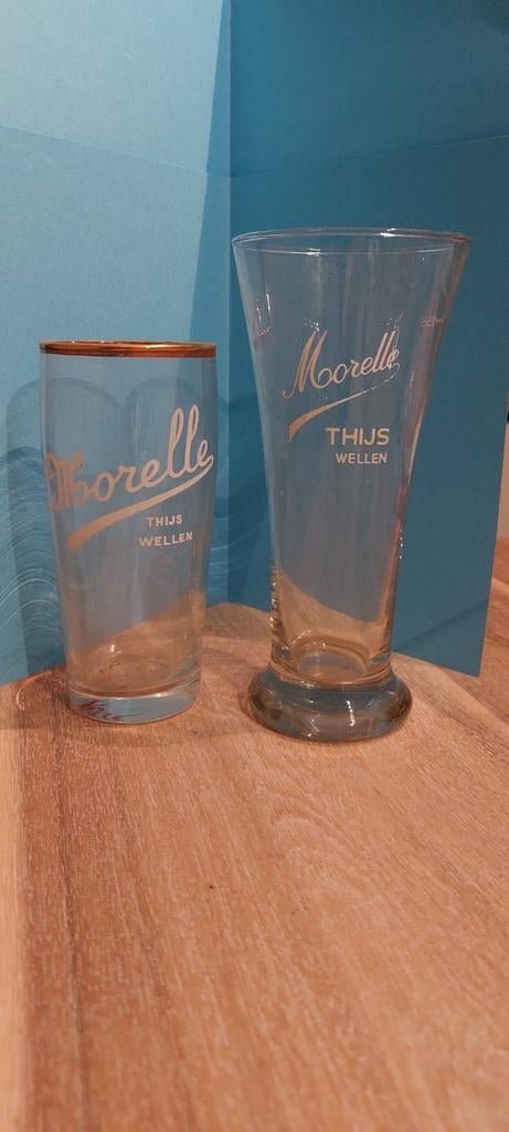 2 oude glaasjes Morelle  Thijs  Wellen, Verzamelen, Ophalen of Verzenden