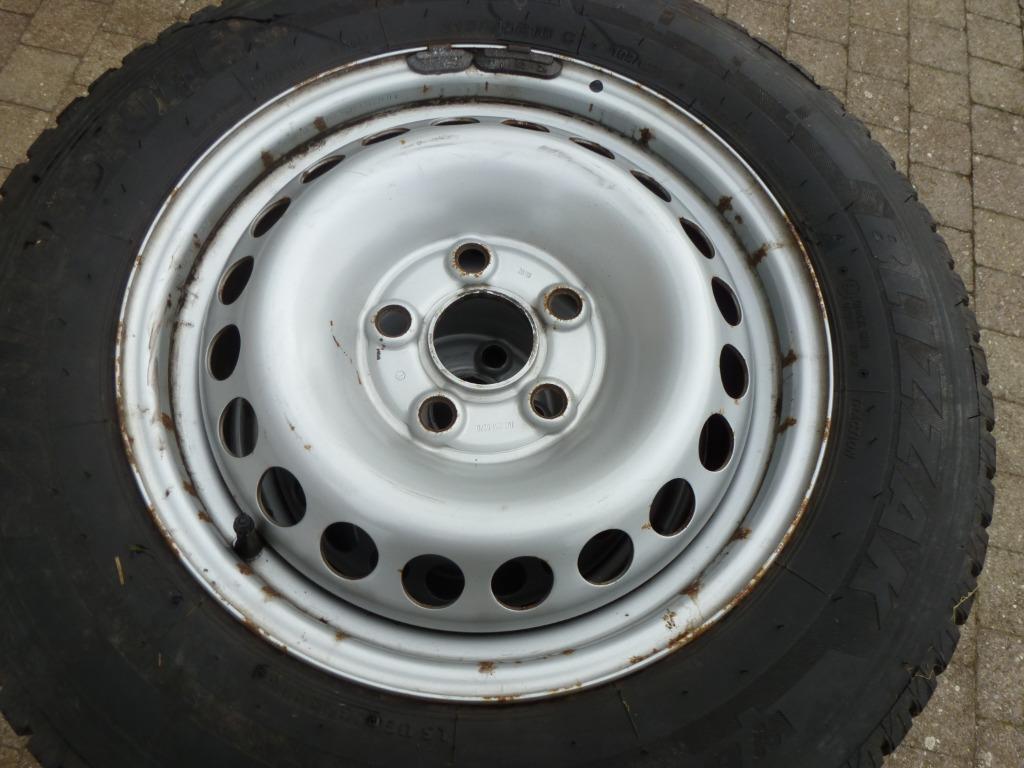 winterbanden op velg in zeer goede staat voor VW  T6, Auto-onderdelen, Ophalen, 16 inch, Banden en Velgen, Winterbanden