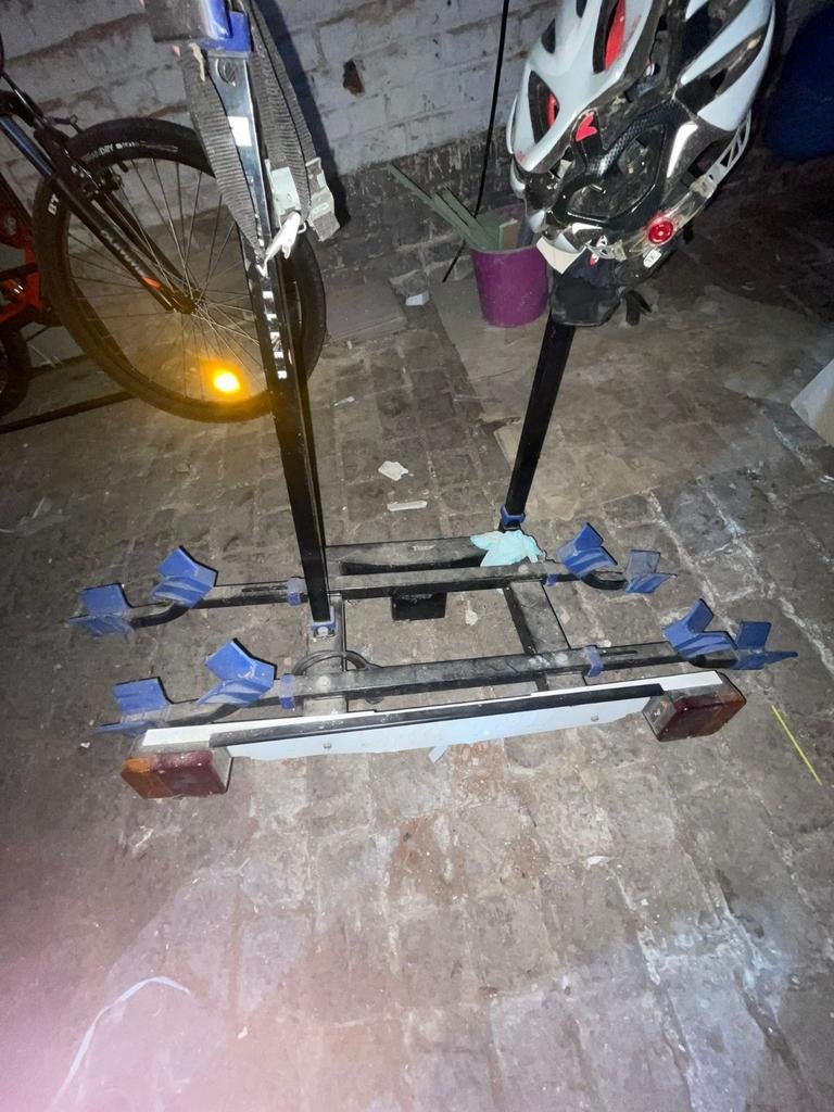 Porte vélos sur boule remorque 2 vélos, Auto diversen, Fietsendragers, Ophalen, 2 fietsen, Zo goed als nieuw