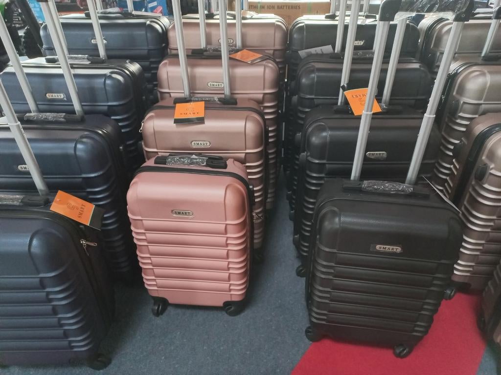 Nieuwe 4 delige kofferset, Handtassen en Accessoires, Tassen | Reistassen en Weekendtassen, Ophalen of Verzenden, Nieuw
