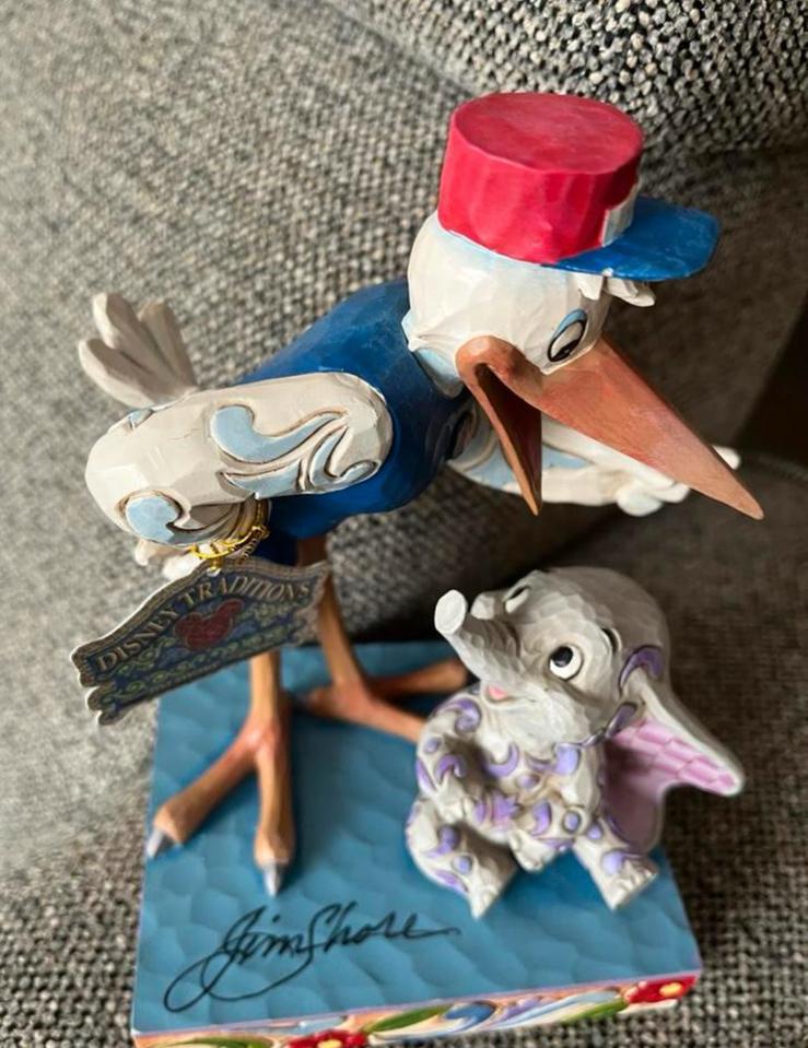 Disney showvase jim  shore dumbo&stork signed RARE, Enlèvement, Bambi ou Dumbo, Comme neuf, Statue ou Figurine