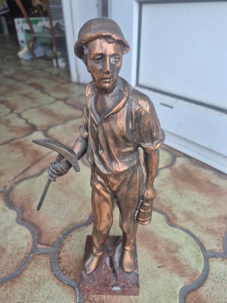 Statuette de mineur sur pied de marbre. Parfait état., Antiquités & Art, Enlèvement