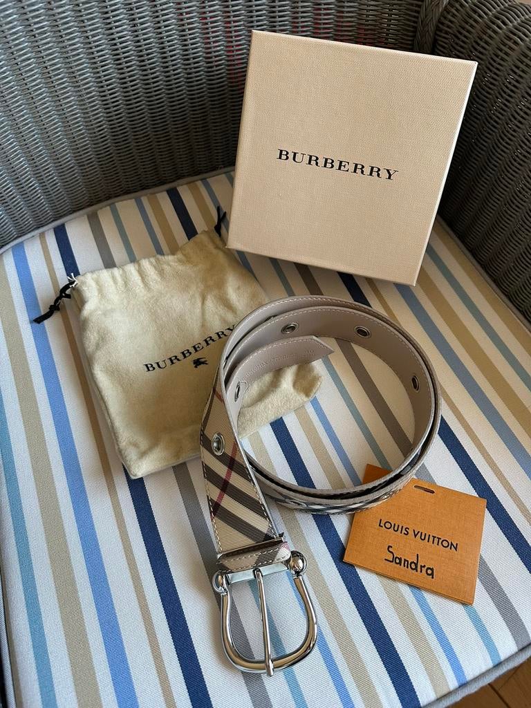 Burberry ceintuur, Verzenden