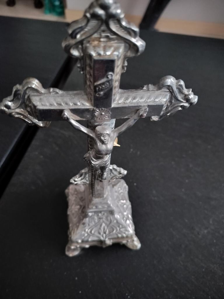 Croix de sacristie, Enlèvement ou Envoi