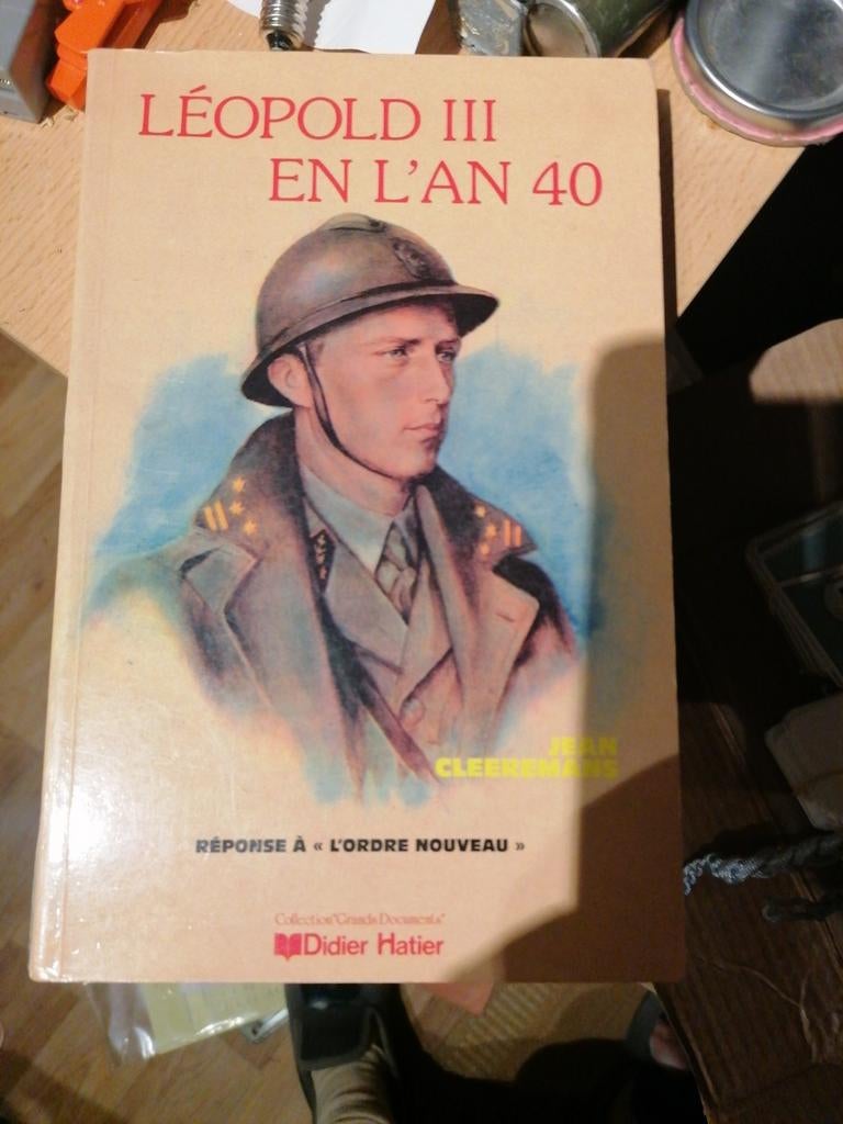 Livre sur Leopold 3 en l'an 40., Enlèvement ou Envoi, Comme neuf