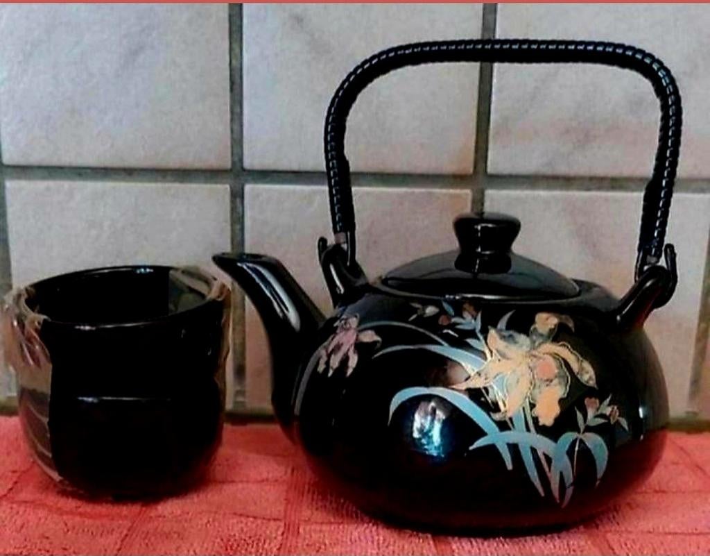 THÉIÈRE NEUVE AVEC 2 BOLS, Maison & Meubles, Cuisine | Vaisselle, Enlèvement ou Envoi, Neuf, Porcelaine, Service complet