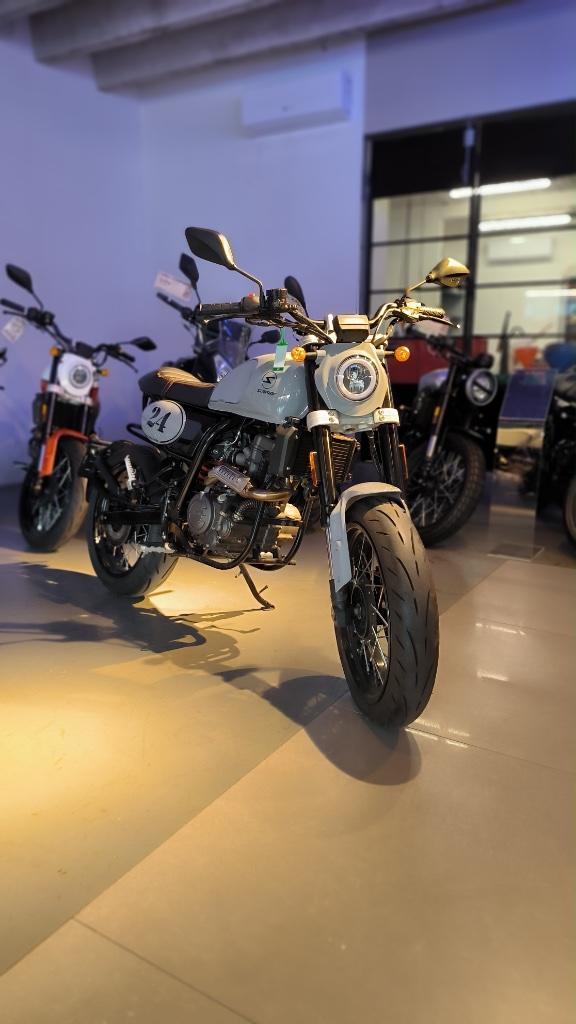 Skyteam Street Tracker 125 cc, Vélos & Vélomoteurs, Skyteam, 125 cm³, 6 vitesses, Enlèvement