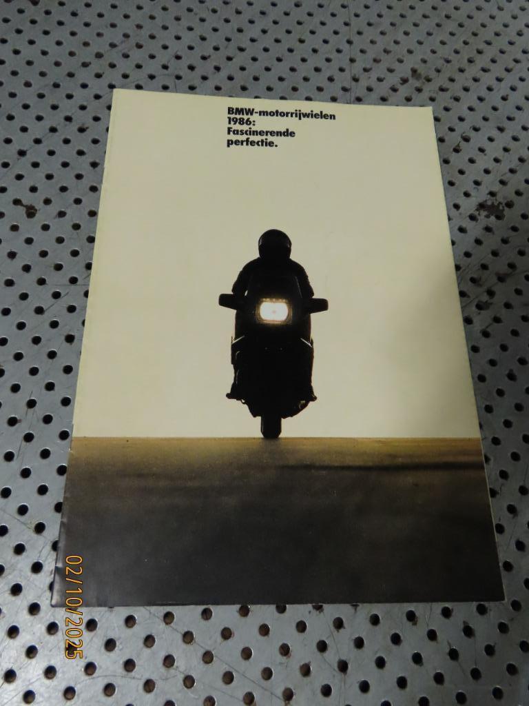 Mooie Folder BMW Motorfietsen 1986 - NL Folder o.a. R80GS, Ophalen of Verzenden, Zo goed als nieuw, Merk of Model