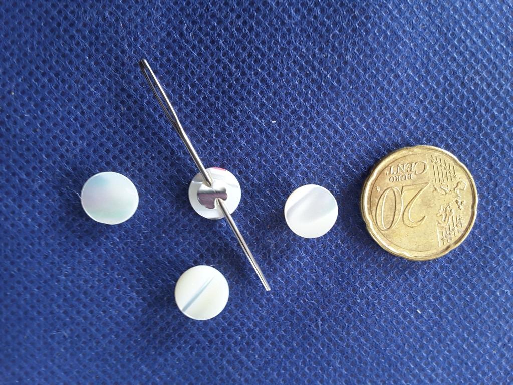 echt parelmoer knoop 10 mm met platte schacht B10120Q, Hobby en Vrije tijd, Ophalen of Verzenden, Nieuw, Knoop of Knopen