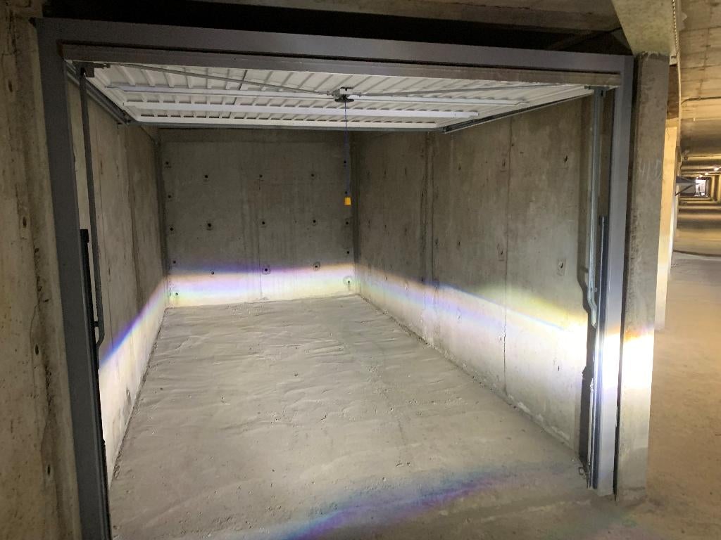 Garagebox te huur op de Bisschoppenhoflaan in Deurne, Provincie Antwerpen