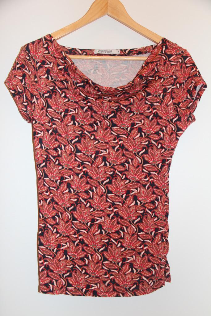 Top fleuri couleurs chaudes manches courtes Lola Liza S, Manches courtes, Enlèvement ou Envoi, Taille 36 (S), Comme neuf