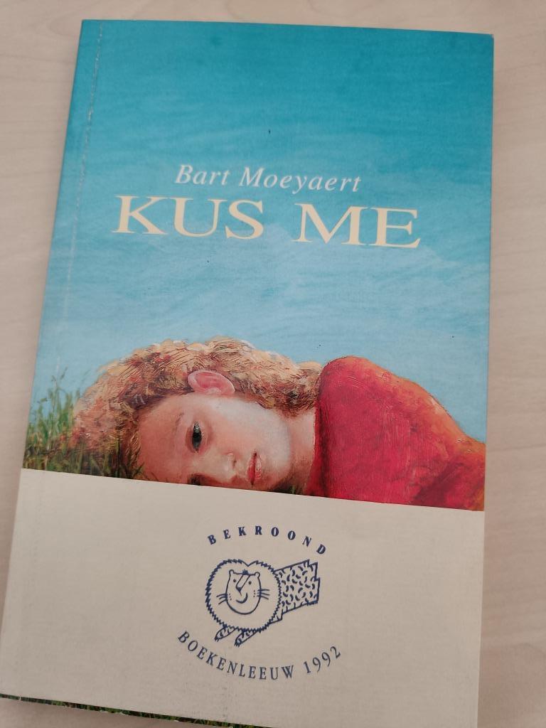 "Kus me" jeugdboek van Bart Moeyaert, Boeken, Ophalen of Verzenden, Zo goed als nieuw, Bart Moeyaert