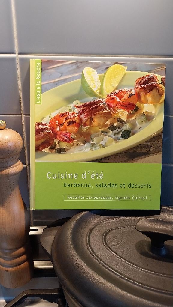 Livre "Cuisine d'été: barbecue, salades et desserts", Neuf, Enlèvement ou Envoi, Autres types, Cuisine saine