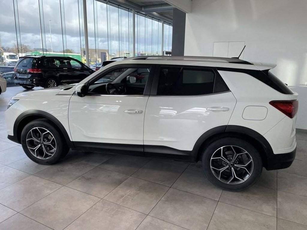 SsangYong Korando T-GDI Quartz 2WD / Apple - Android / DAB, Autos, SsangYong, Achat, Boîte manuelle, Noir, 172 g/km