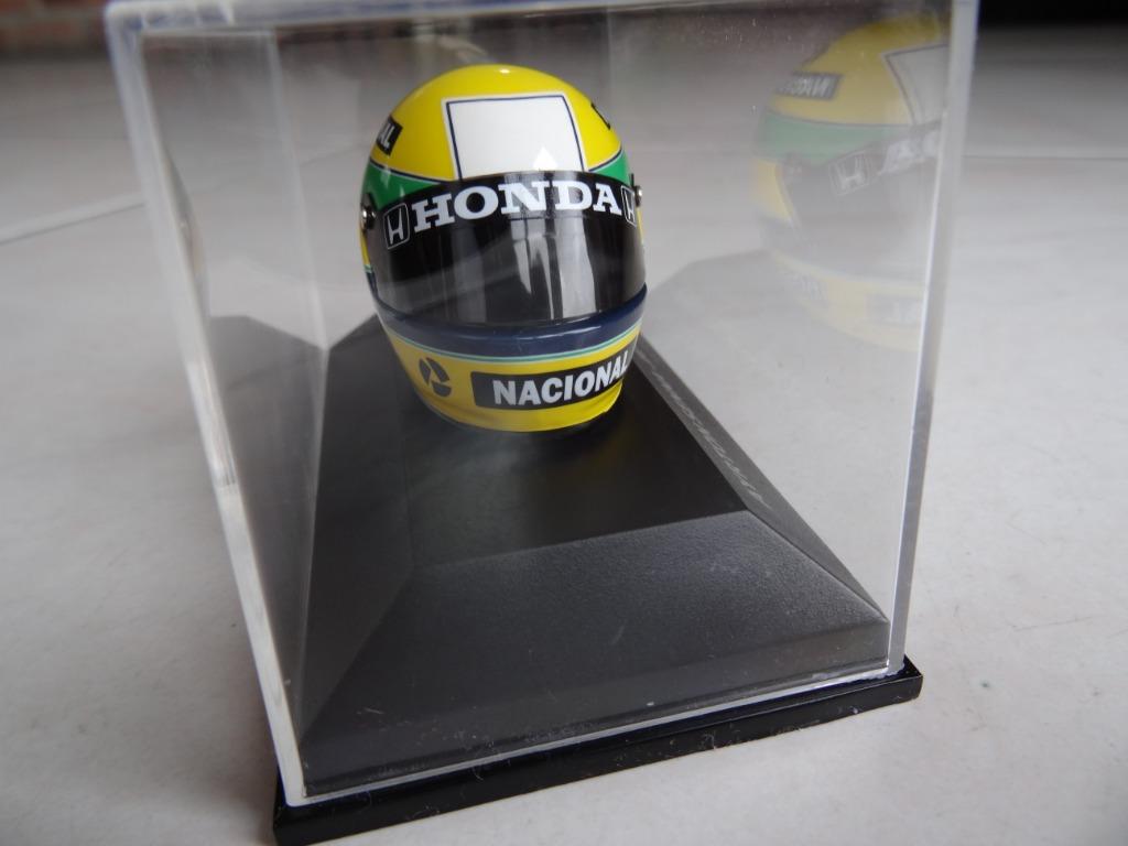 GEZOCHT  : Senna en Schumacher helmpjes schaal 1/8, Enlèvement ou Envoi, Comme neuf, Plus grand que 1:35, Personnage ou Figurines