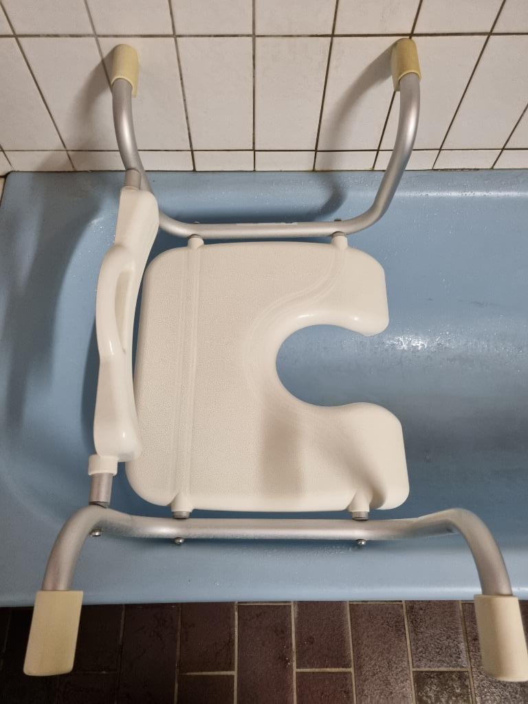 Hangende badzit met rugleuning - orthopedisch hulpmiddel, Ophalen, Gebruikt