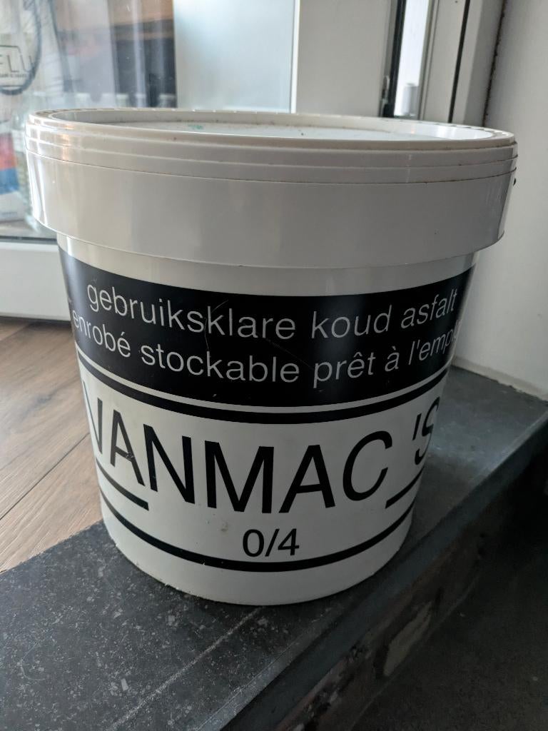 Mac's Cold Asphalte 0/4 — 25 kg en tonnes de plastique, Enlèvement, Neuf, Autres matériaux, Avec poignée