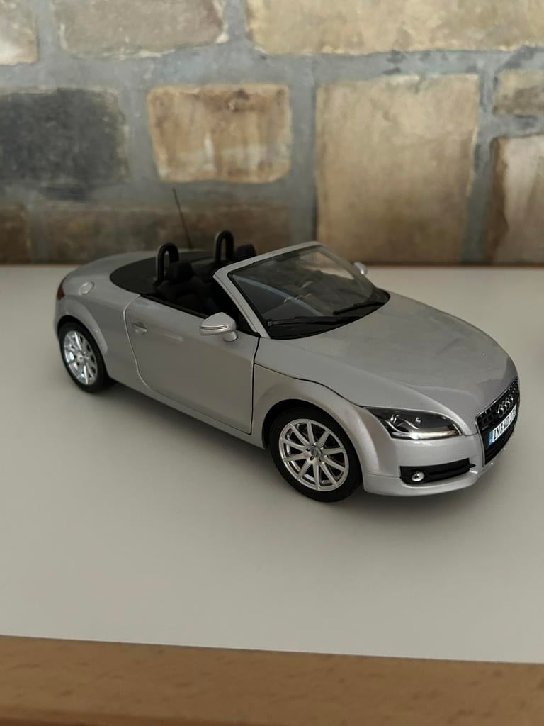 AUDI TT 1/18, Ophalen of Verzenden, Zo goed als nieuw