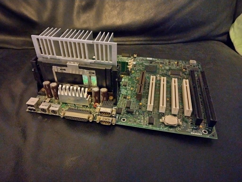 Kit carte mère Pentium 3, Informatique & Logiciels, Enlèvement ou Envoi