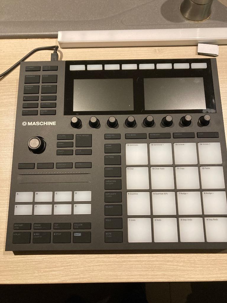 Native Instruments Maschine MK3 controller, Musique & Instruments, Équipement Midi, Comme neuf, Enlèvement