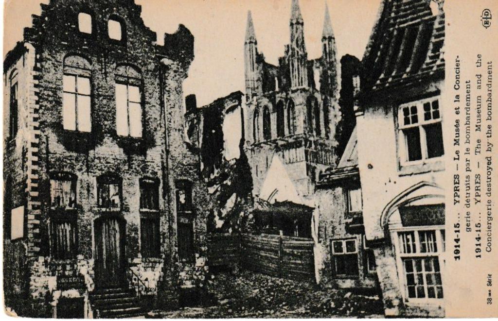 YPRES  LE MUSEE ET LA CONCIERGERIE, Enlèvement ou Envoi, Non affranchie, Flandre Occidentale