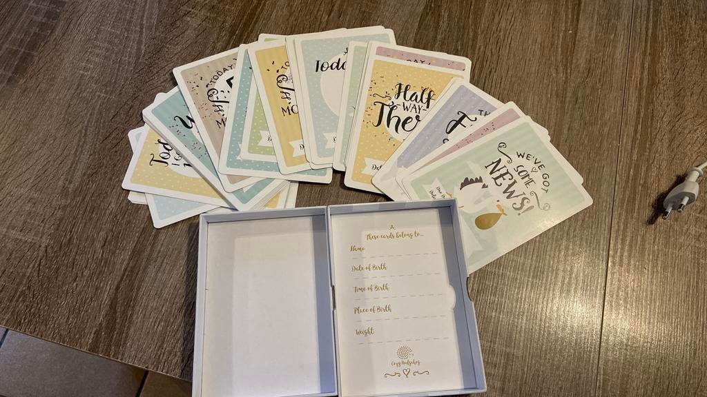 Cartes d’évolution bébé Cozy hedgehog, Enfants & Bébés, Comme neuf