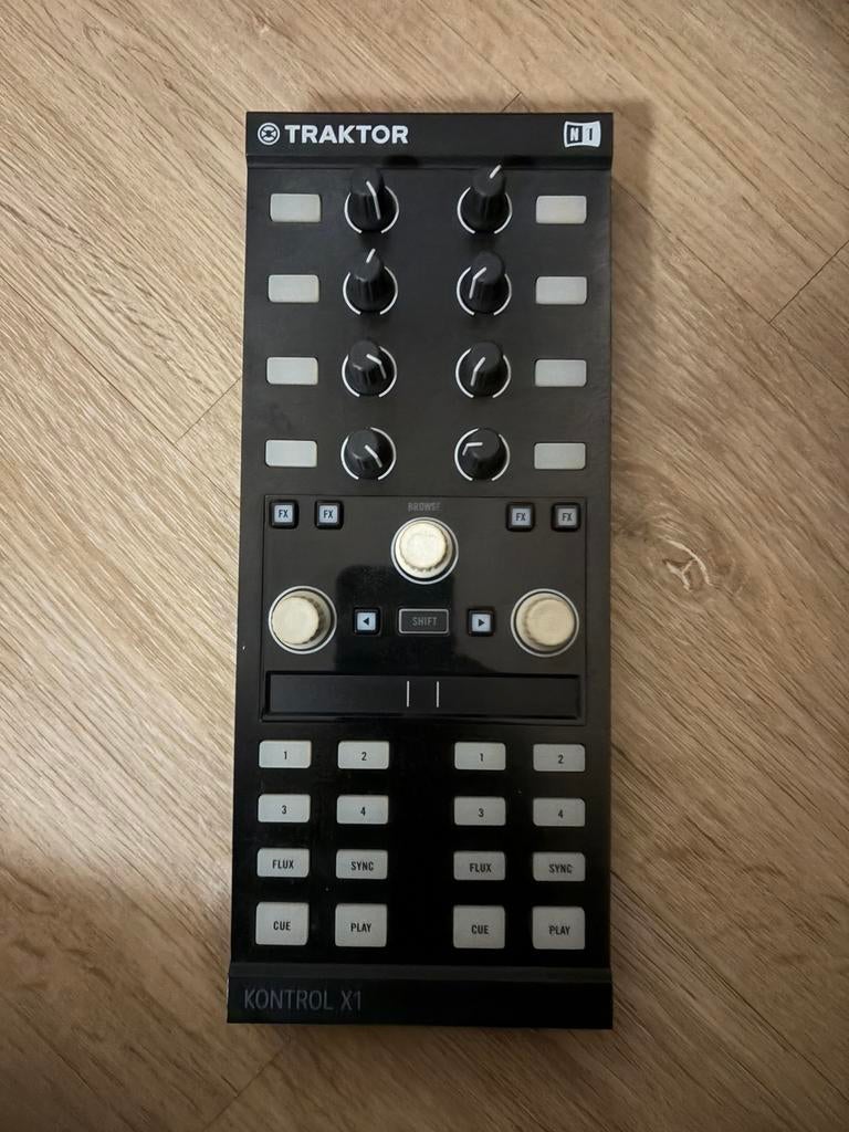 Traktor kontrol x1, Musique & Instruments, Enlèvement, Utilisé