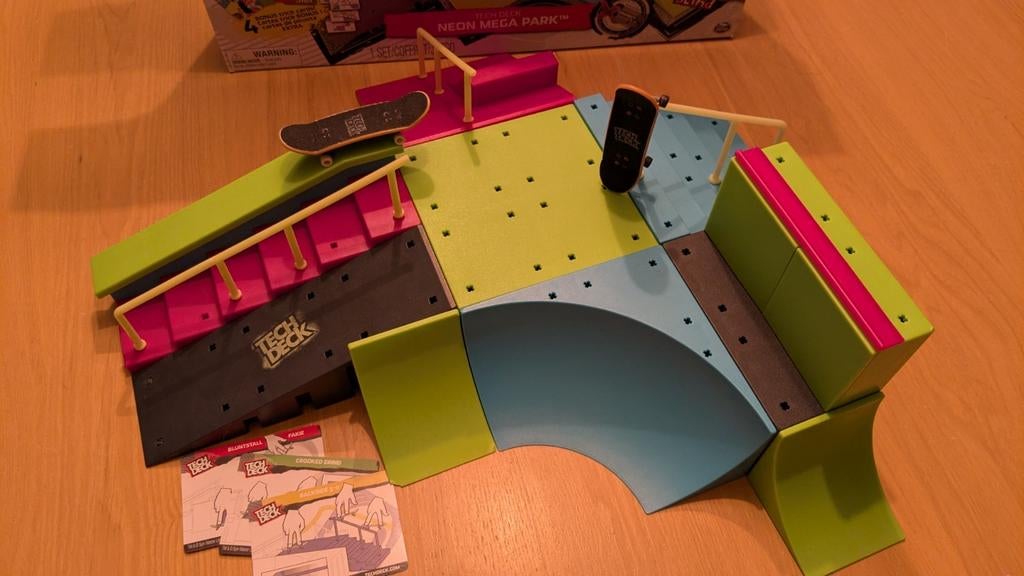 Tech Deck neon mega park , compleet met doos, Ophalen, Zo goed als nieuw