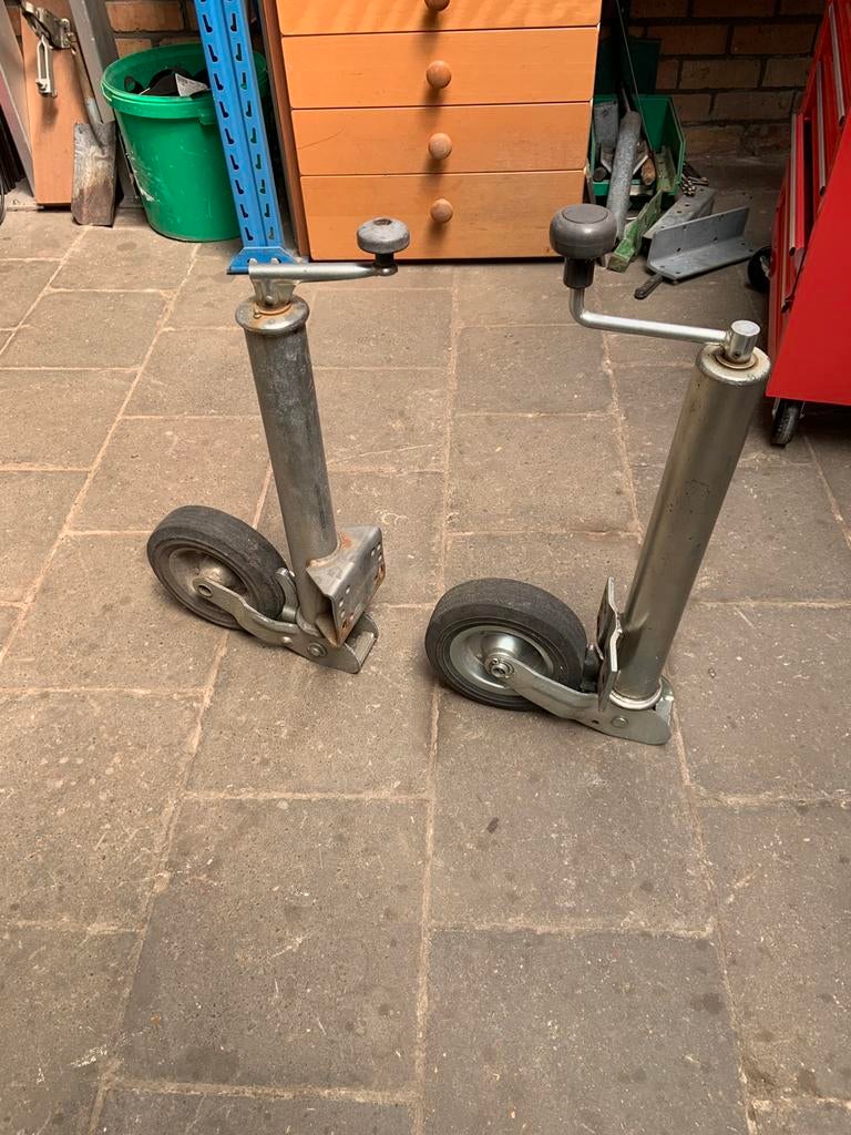 2 zware neuswielen, Enlèvement, Comme neuf