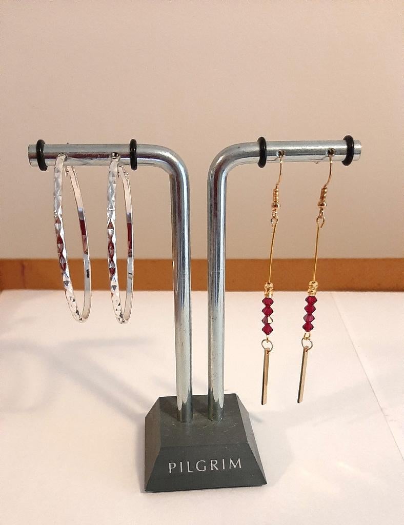 Te koop: Leuk uniek  oorbelletjes., Bijoux, Sacs & Beauté, Boucles d'oreilles, Neuf, Or, Enlèvement, Avec strass