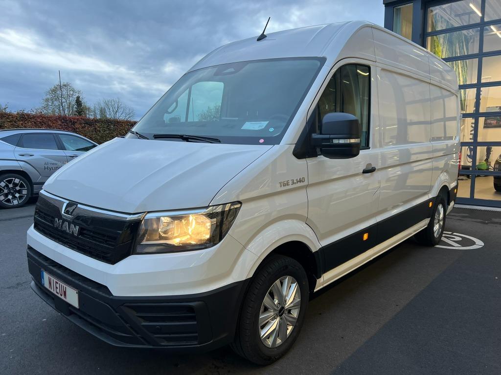 MAN TGE 3.140 Basic 6MT Facelift stock met fabrieksgarantie!, Auto's, Voorwielaandrijving, Stof, 4 cilinders, Wit