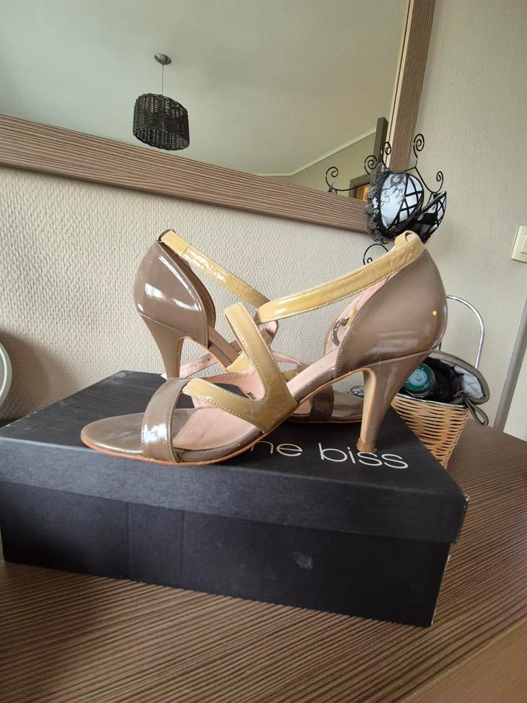 Caroline Biss pumps, maat 38, Kleding | Dames, Ophalen of Verzenden, Pumps