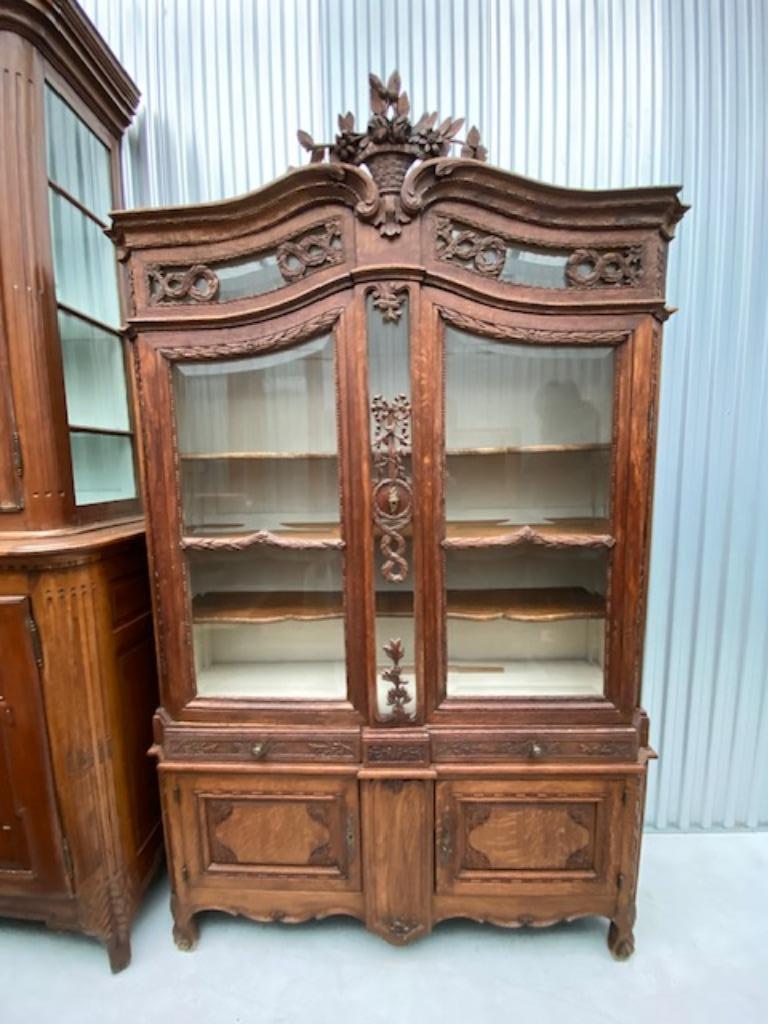 Vitrine ancienne, Enlèvement