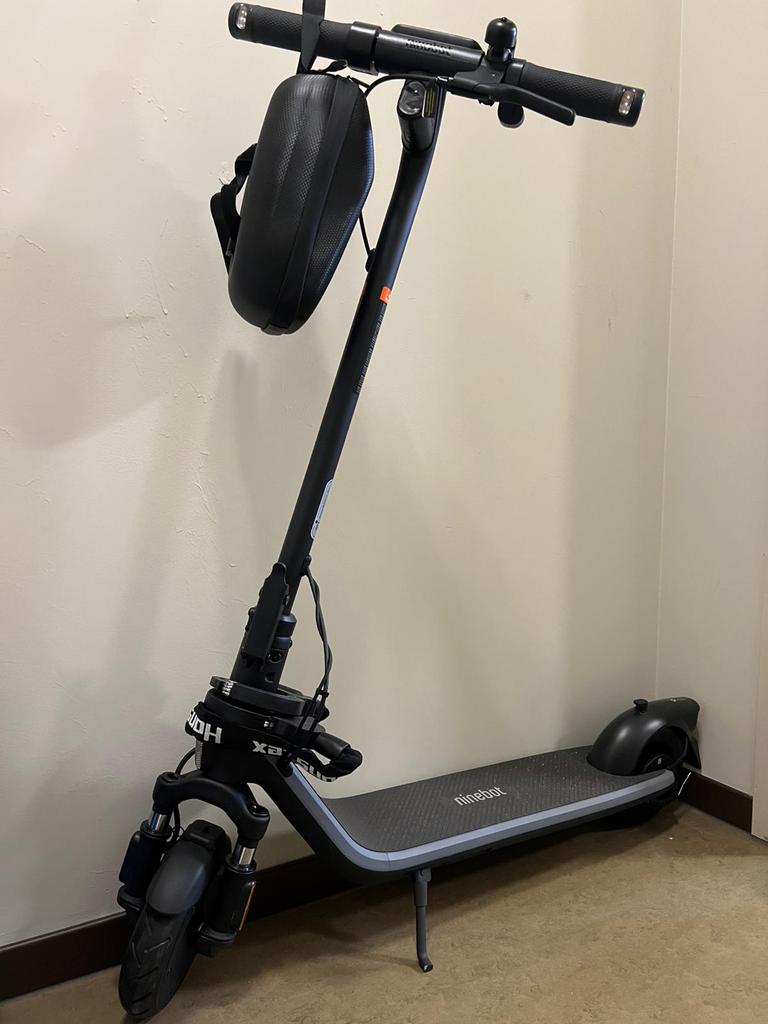 Segway-Ninebot E2 D II Electric Scooter – Like New, Fietsen en Brommers, Steps, Zo goed als nieuw, Elektrische step (E-scooter)