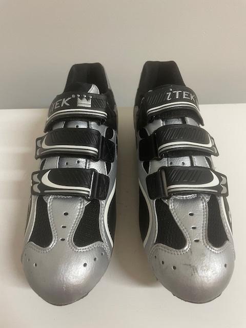 Fietsschoenen, mt 42, met kliksysteem, Enlèvement ou Envoi, Utilisé, Chaussures
