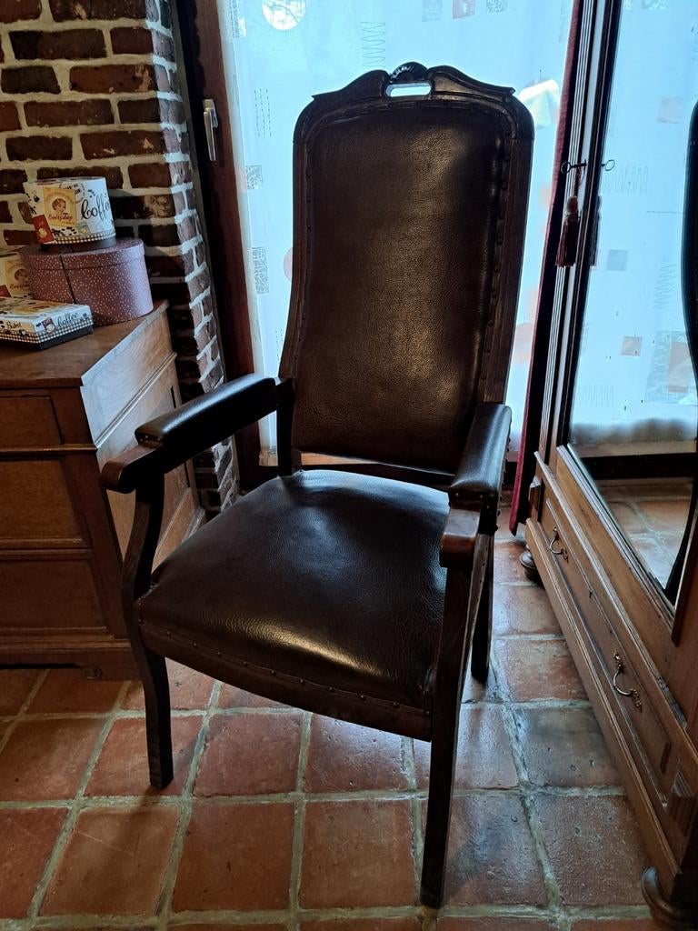Mooie antieke stoel, Enlèvement