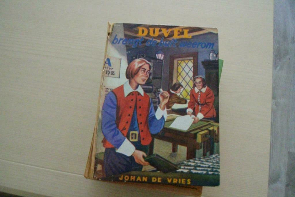duvel brengt de buit weerom, Boeken, Ophalen of Verzenden, Gelezen